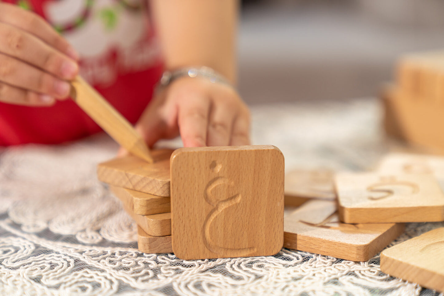 Zedne Arabic Wooden Alphabet Letter Tracing – Single Sided Letter | Set of 29 Pieces